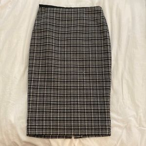Patterned pencil skirt